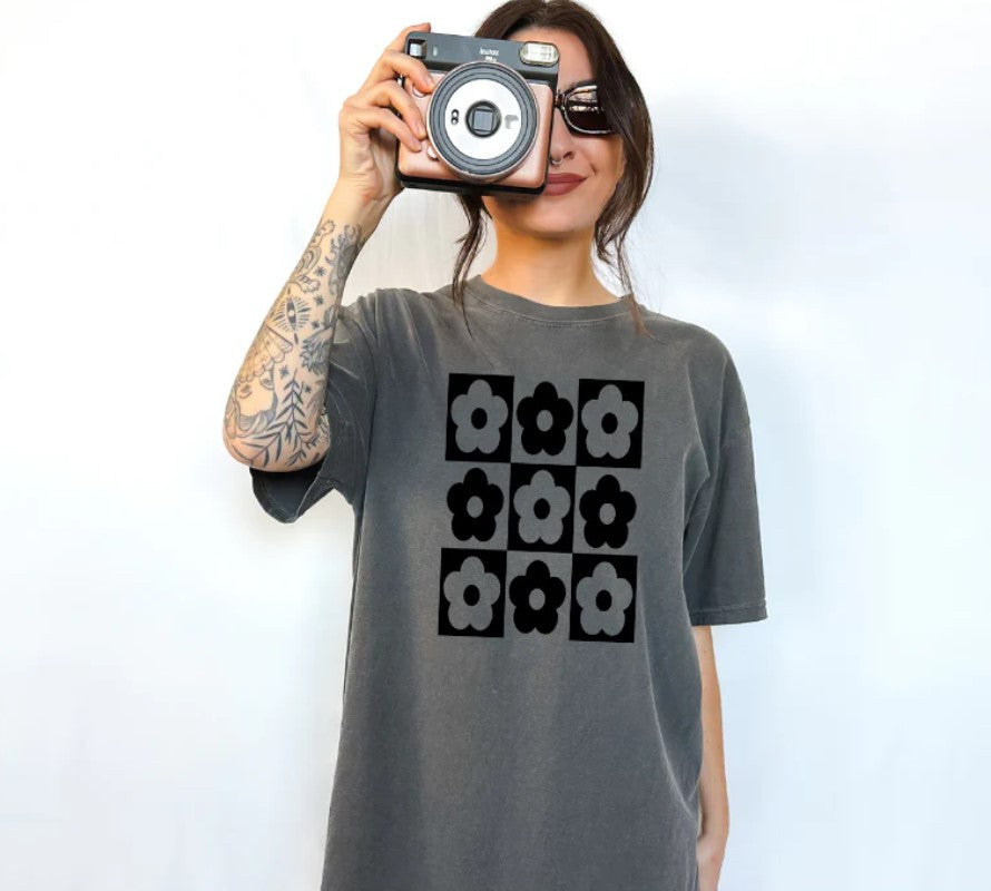 Daisy Square Tee