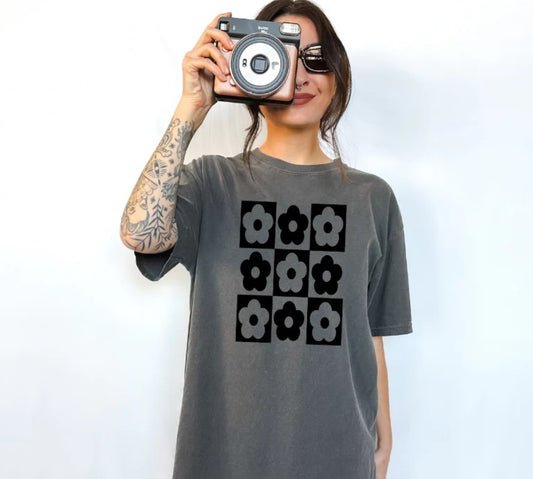 Daisy Square Tee